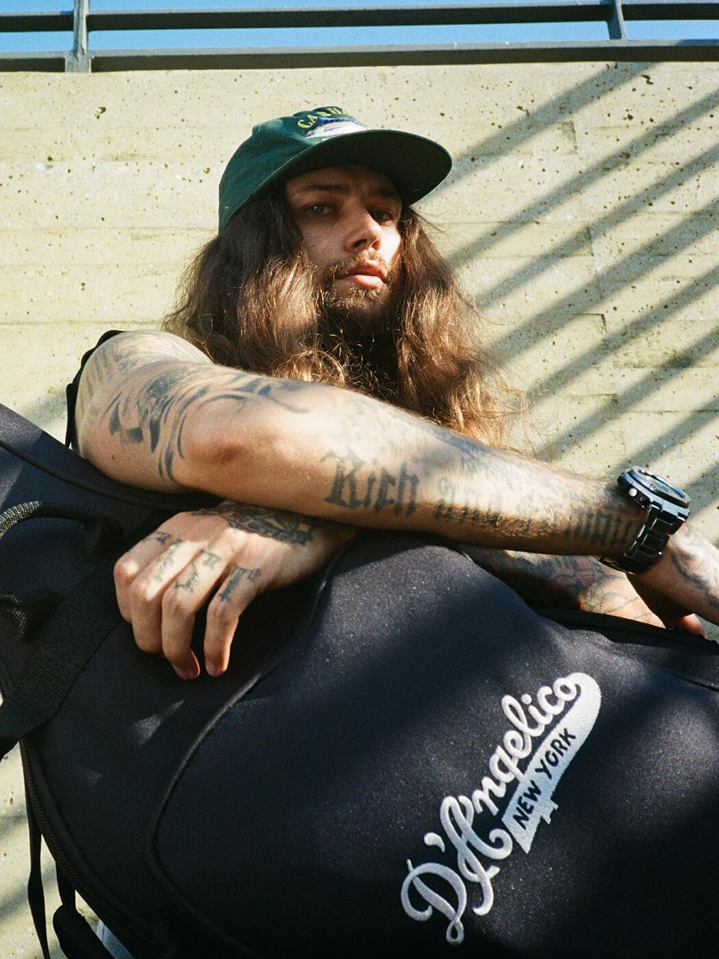 Roman Bulakhov with a D‘Angelico guitar bag, photo by Kostya Borovski